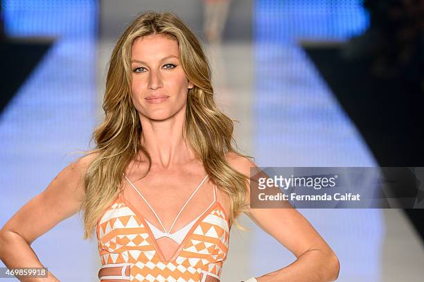 Gisele Bundchen walks the runway during the Colcci show at SPFW Summer 2016 at Parque Candido Portinari on April 15, 2015 in Sao Paulo, Brazil.