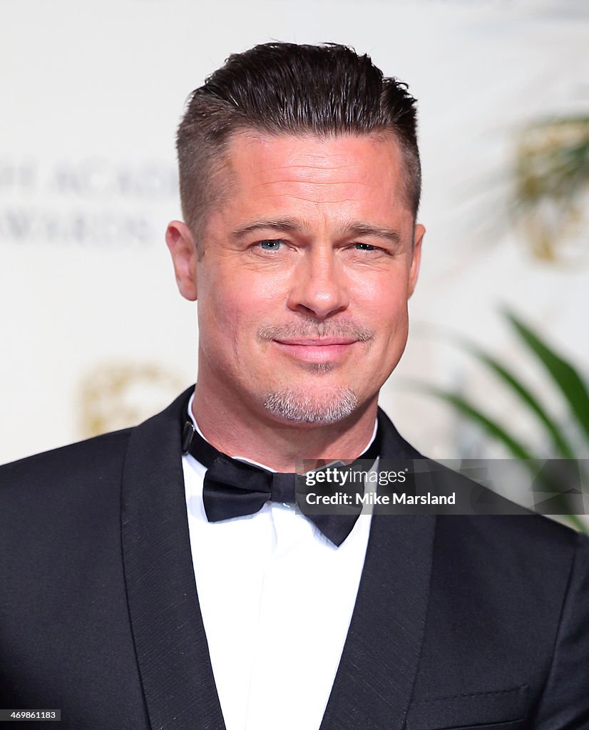 Brad Pitt Poses In The Winners Room At The Ee British Academy Film News Photo Getty Images