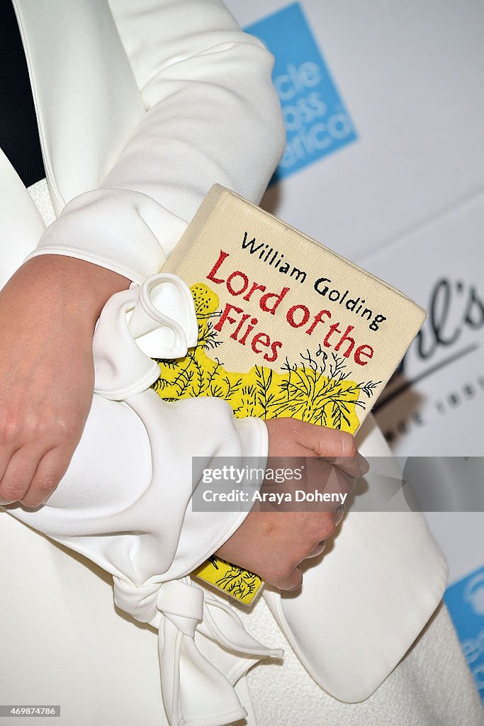 Elizabeth Olsen, purse detail, attends the Kiehl's 2015 Earth Day
