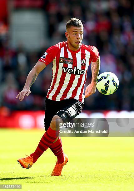 Toby Alderweireld of Southampton controls the ball during the Premier League match between Southampton and Hull City at St Mary's Stadium on April...