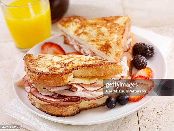 classic monte cristo sandwich - pain perdu stock pictures, royalty-free photos & images