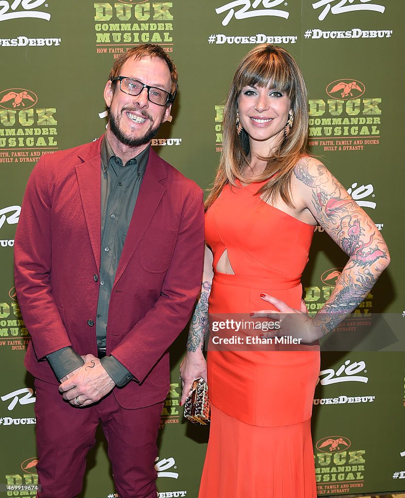 Bassist Scott Shriner of Weezer and his wife, writer Jillian Lauren ...