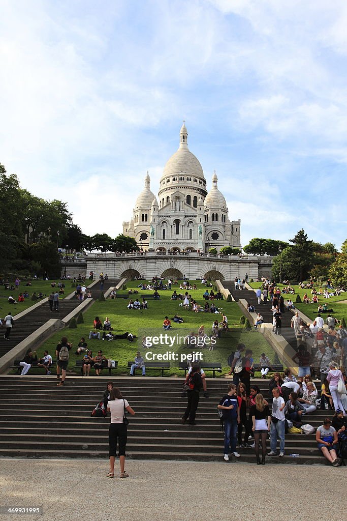 People in front of Basilique Du Sacre Coeur