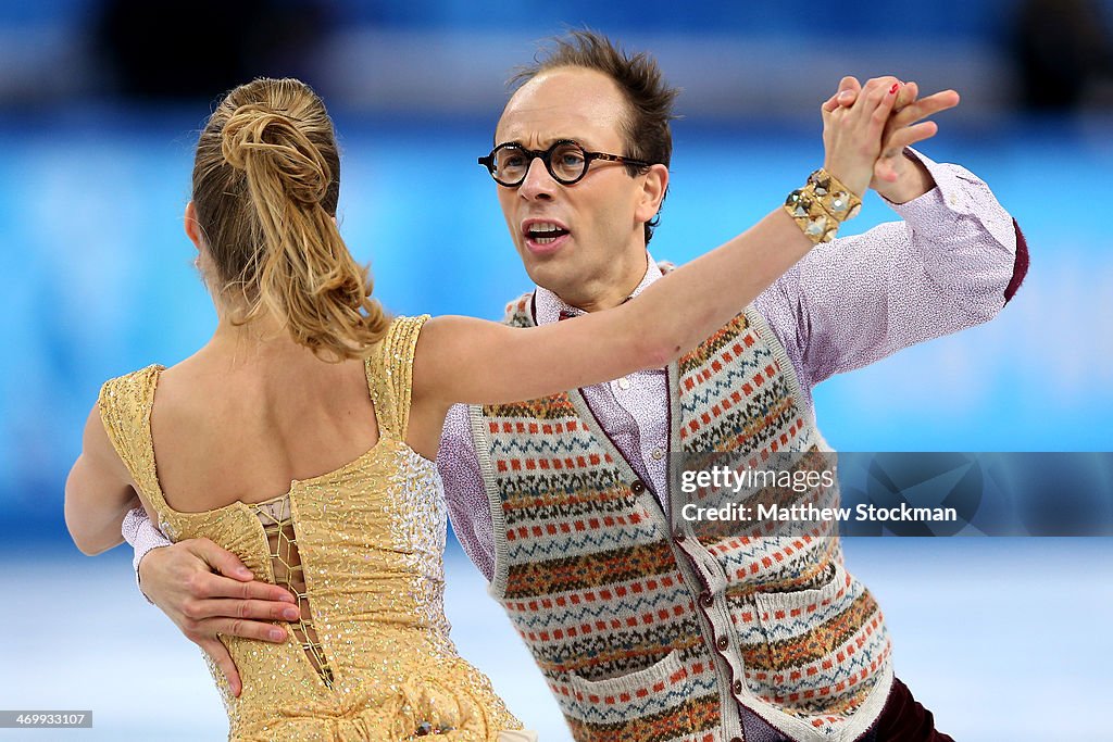 Nelli Zhiganshina and Alexander Gazsi of Germany compete in the... News
