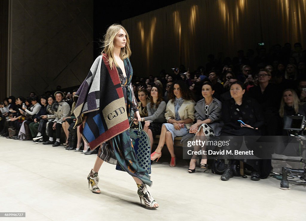 Burberry Womenswear Autumn/Winter 2014 - Front Row & Show