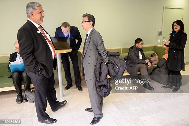 Mirza Mohammad Taiyab, Director General Tourism Malaysia and Badruddin Ab-Rahman, Malaysian embassador in Sweden await the opening of the trial...