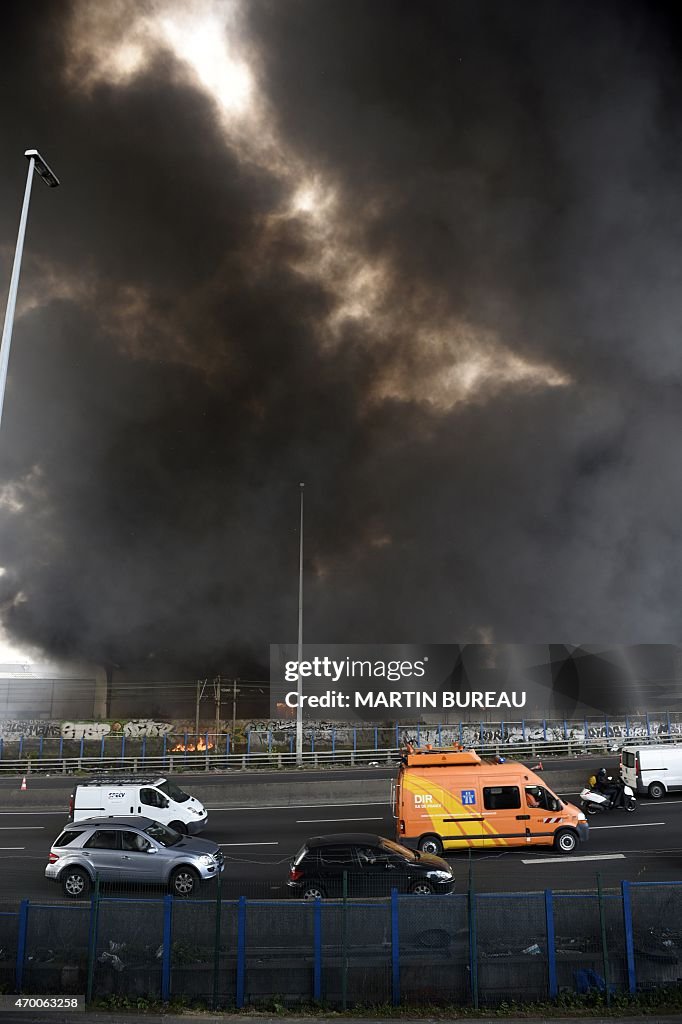 FRANCE-FIRE-WAREHOUSE