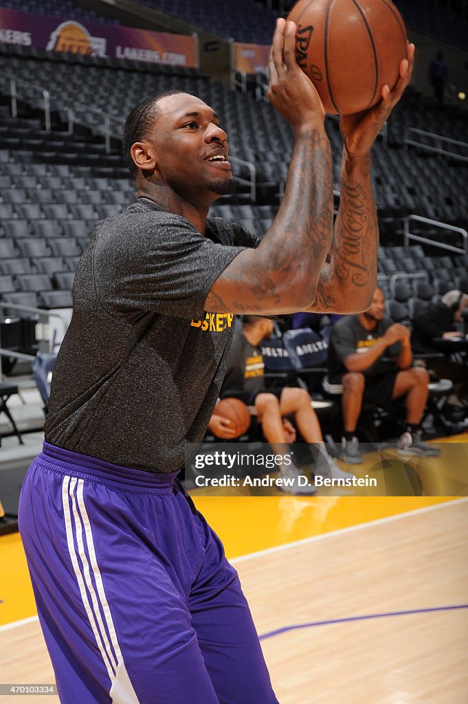 Sacramento Kings v Los Angeles Lakers