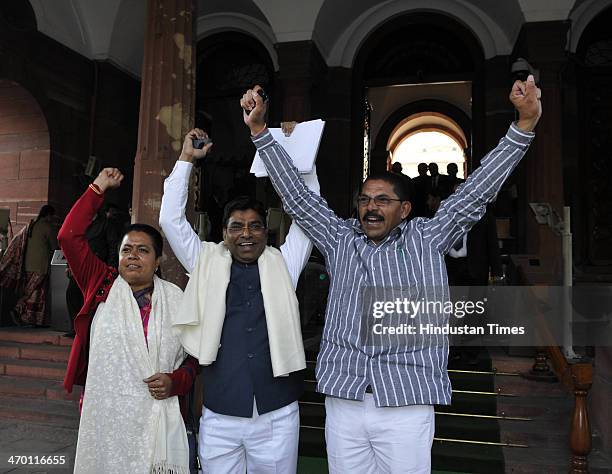 Ltcol Ramesh Rathore Family 160 Telangana Mps Stock Photos, High-Res Pictures, and Images - Getty ...
