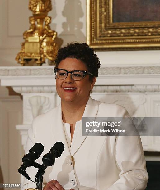 Elizabeth Rae Nee Alexander 43 Elizabeth Alexander (Poet) Stock Photos, High-Res Pictures, and ...
