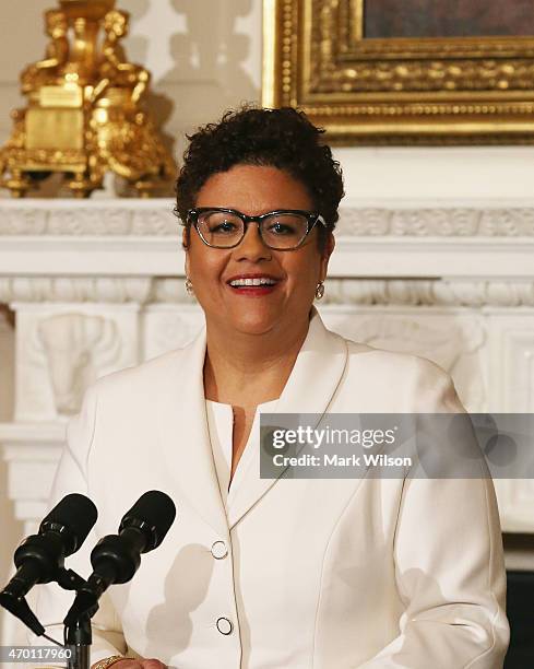 Elizabeth Rae Nee Alexander Elizabeth Alexander (Poet) Photos and Premium High Res Pictures - Getty ...