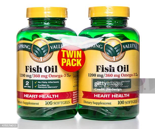 スプリングヴァレイ魚オイルツインパック - fish oil ストックフォトと画像