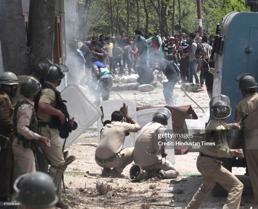 Indian Troops Fire At Kashmir Protesters; One Teenager Killed In Srinagar