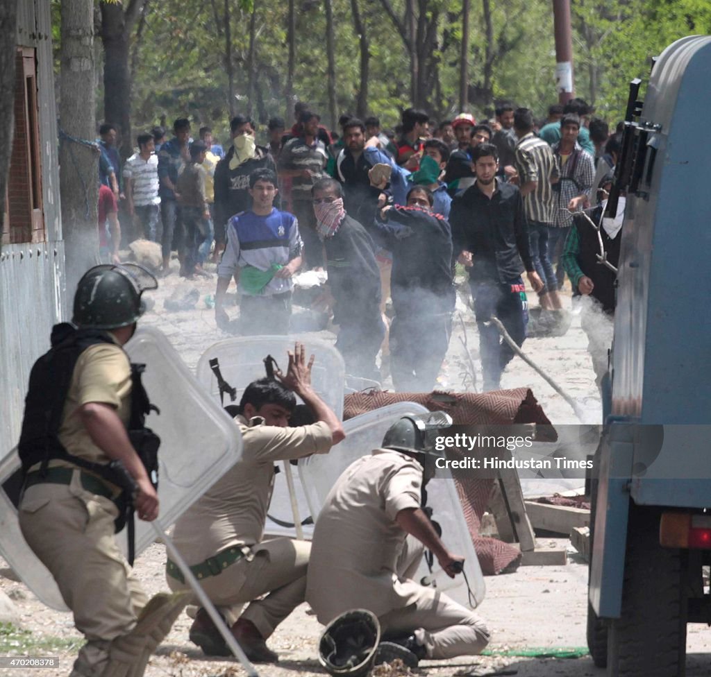 Indian Troops Fire At Kashmir Protesters; One Teenager Killed In Srinagar