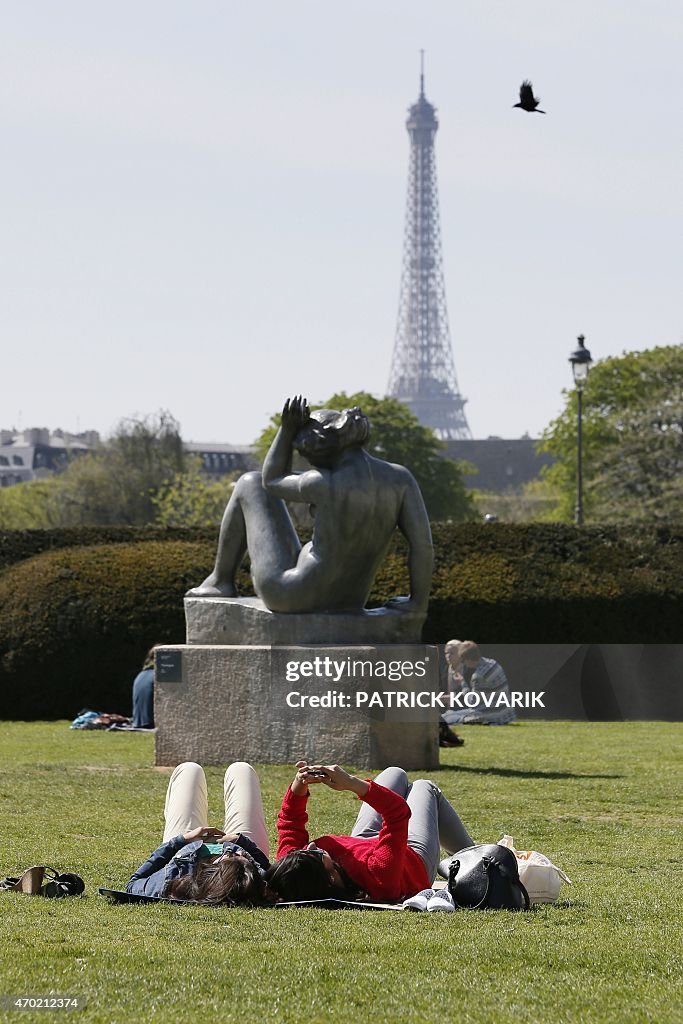 FRANCE-TOURISM-LIFESTYLE-PARIS