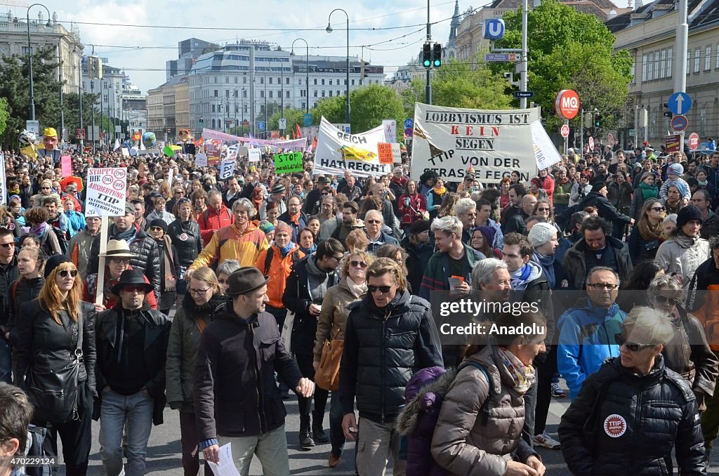 Thousands protest EU-US free trade deal talks in Vienna