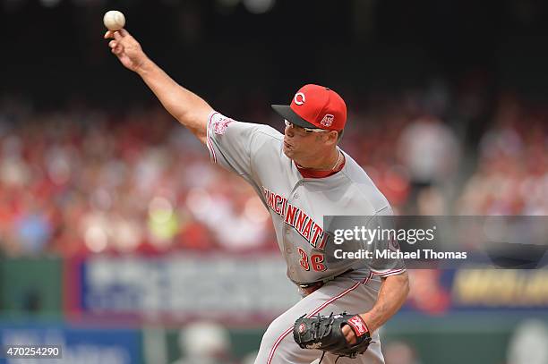 Relief pitcher Kevin Gregg of the Cincinnati Reds pitches in the seventh inning against the St. Louis Cardinals at Busch Stadium on April 18, 2015 in...