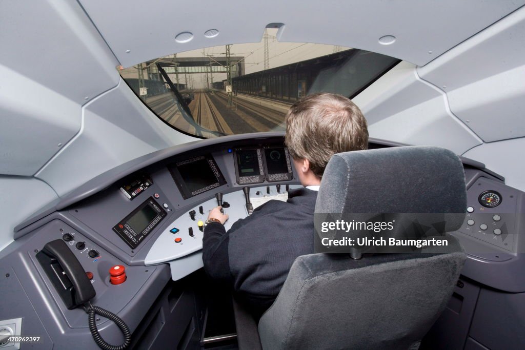 Cockpit of the new ICE3 series 407