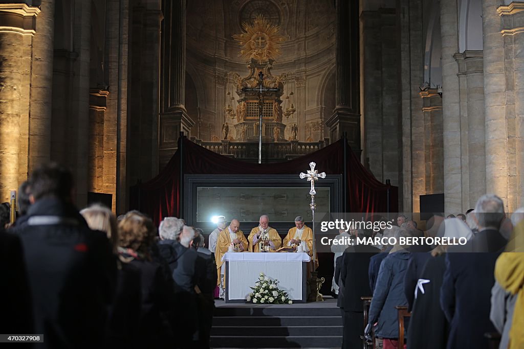 ITALY-RELIGION-SHROUD