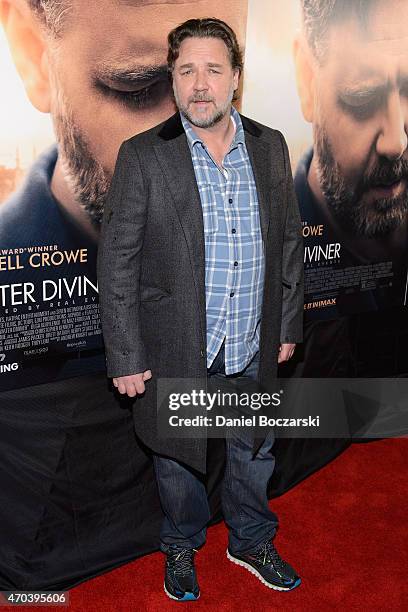 Russell Crowe attends a screening of "The Water Diviner" at Kerasotes Showplace ICON on April 19, 2015 in Chicago, Illinois.