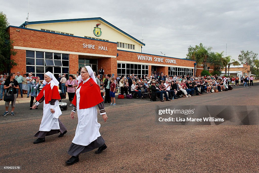 Anzac Troop Train Re-enacts Historic Journey Through Queensland To Mark Gallipoli Centenary