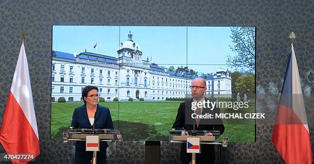 Czech Prime Minister Bohuslav Sobotka and his Polish counterpart Ewa Kopacz address a joint press conference on April 20, 2015 in Prague. AFP PHOTO /...