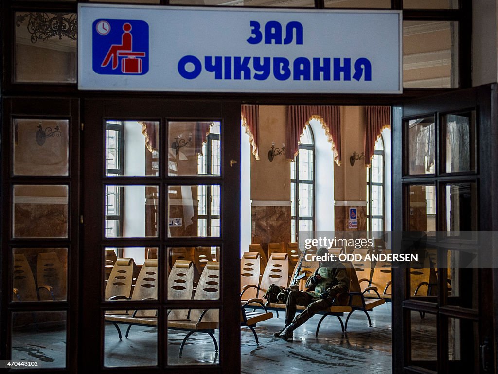 TOPSHOT-UKRAINE-RUSSIA-CRISIS