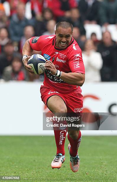 Rudi Wulf of Toulon runs with the ball during the European Rugby Champions Cup semi final match between RC Toulon and Leinster at Stade Velodrome on...