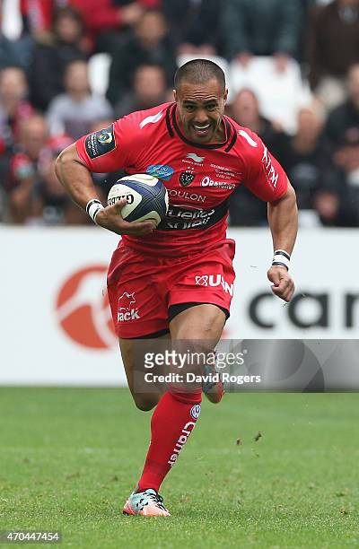 Rudi Wulf of Toulon runs with the ball during the European Rugby Champions Cup semi final match between RC Toulon and Leinster at Stade Velodrome on...
