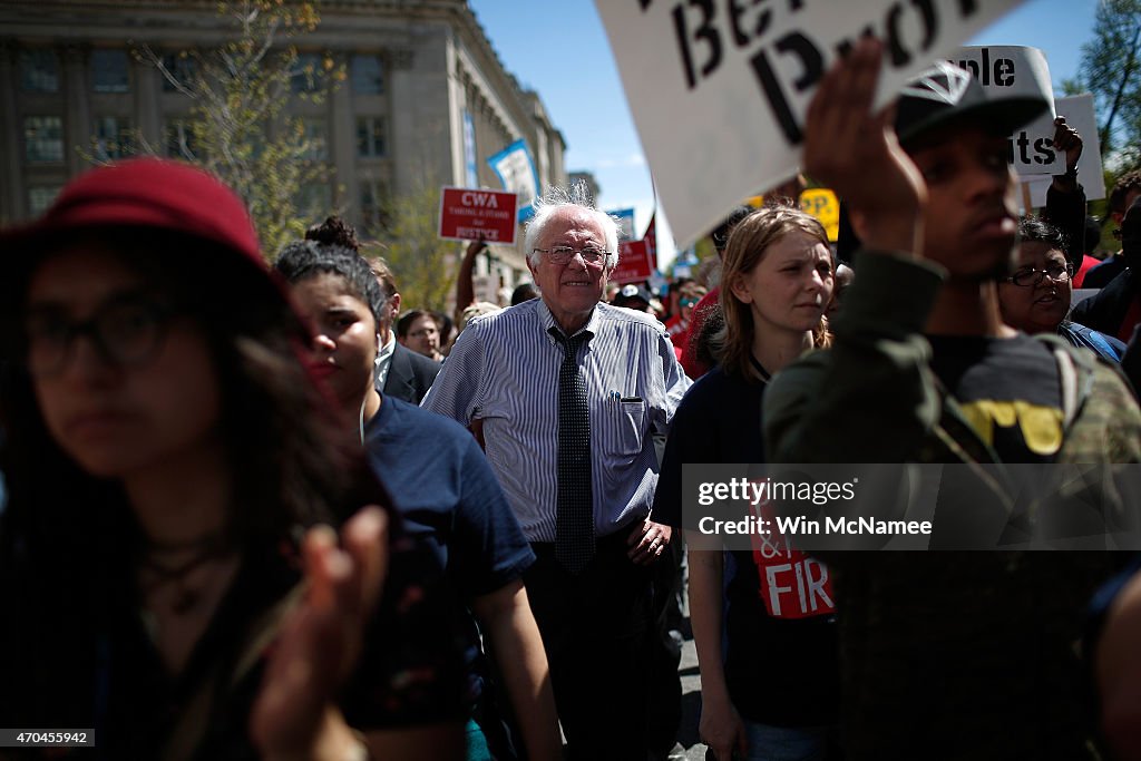 Bernie Sanders Leads March Against Fast Track Trade