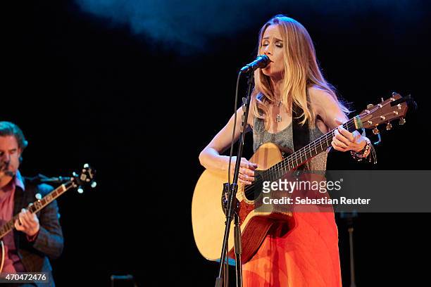 Heather Nova performs at Admiralspalast on April 20, 2015 in Berlin, Germany.