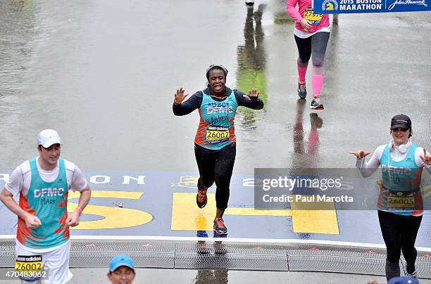 Orange Is the New Black star Uzo Aduba ran the 2015 Boston Marathon to support Bostons Dana-Farber Cancer Institute on April 20, 2015 in Boston,...