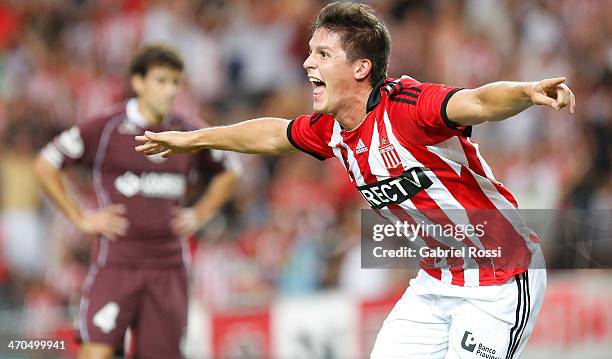 Guido Carrillo of Estudiantes celebrates the first goal during a match between Estudiantes and Lanus as part of third round of Torneo Final 2014 at...
