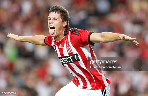 Guido Carrillo of Estudiantes celebrates the first goal during a match between Estudiantes and Lanus as part of third round of Torneo Final 2014 at...