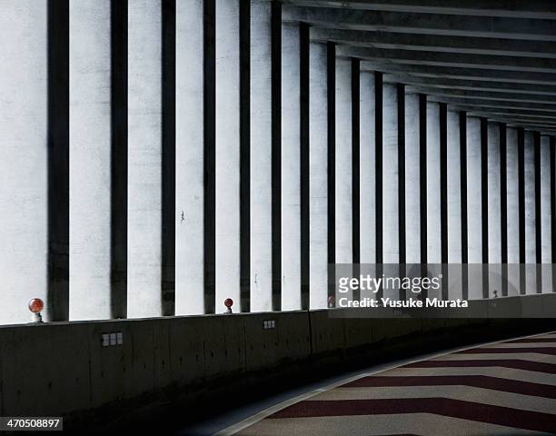 tunnel - 車道トンネル ストックフォトと画像