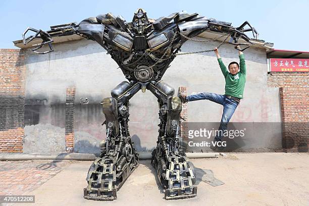 Transformer Optimus Prime Fotografías e imágenes de stock - Getty Images