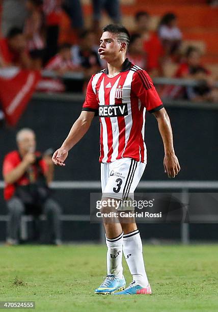 Franco Jara of Estudiantes leaves the field after receive a red card during a match between Estudiantes and Lanus as part of third round of Torneo...