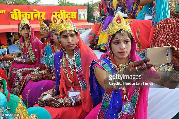 19 Mass Marriage Organised On The Occasion Of Akshaya Tritiya Photos and  Premium High Res Pictures - Getty Images