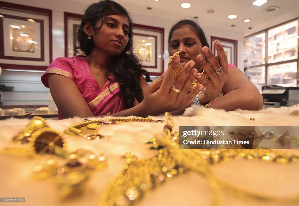 People Buy Gold Jewellery On The Occasion Of Akshaya Tritiya