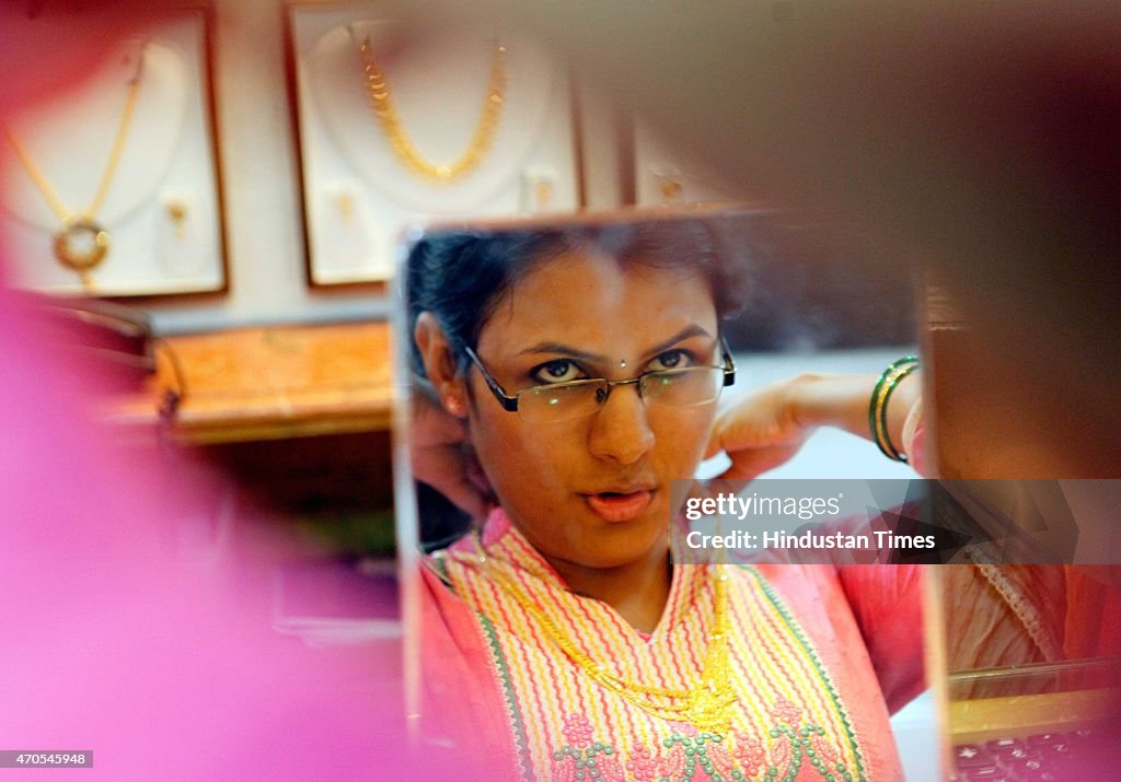 People Buy Gold Jewellery On The Occasion Of Akshaya Tritiya