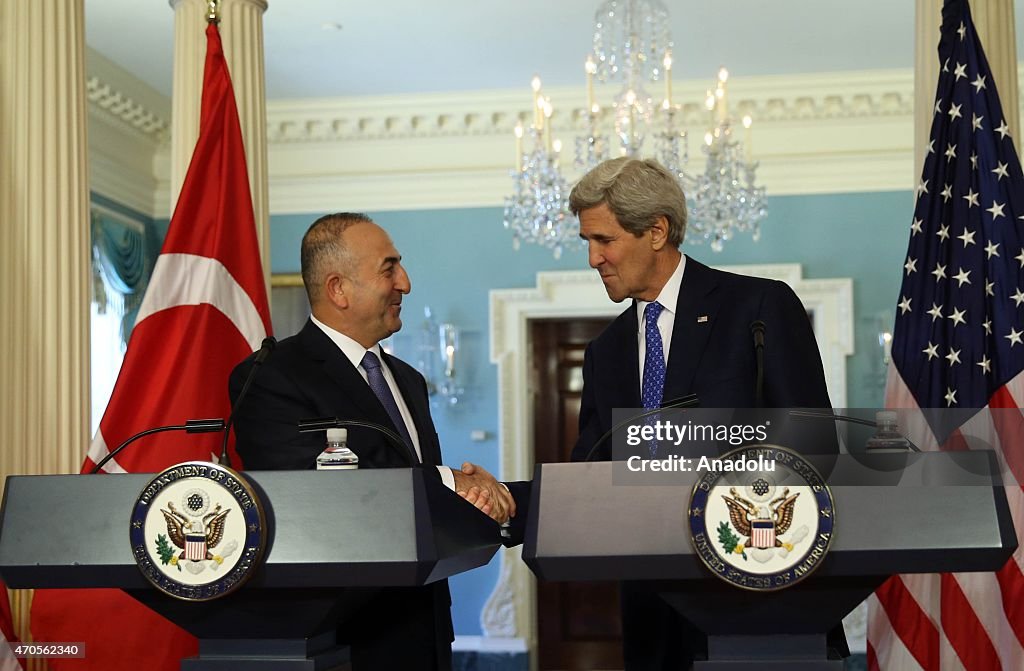 U.S. Secretary of State Kerry meets Turkish FM Cavusoglu