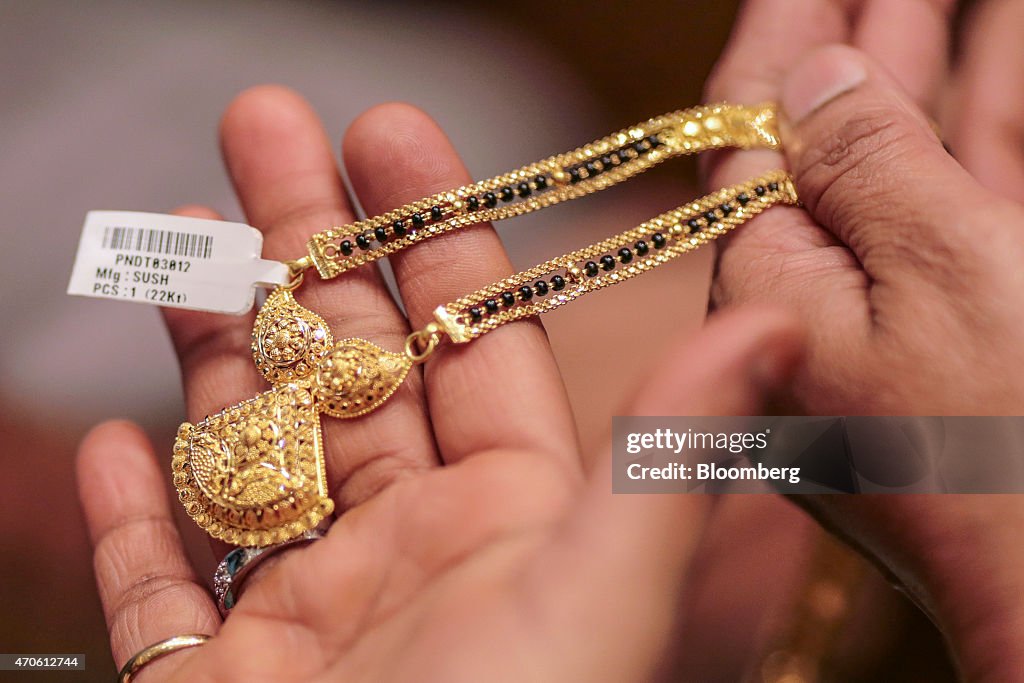 Gold Sales At Zaveri Bazaar During The Auspicious Day Of Akshaya Tritiya