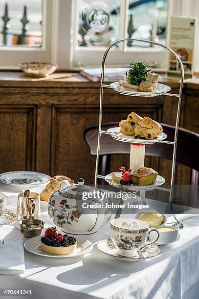 english afternoon tea - teatime english stock-fotos und bilder