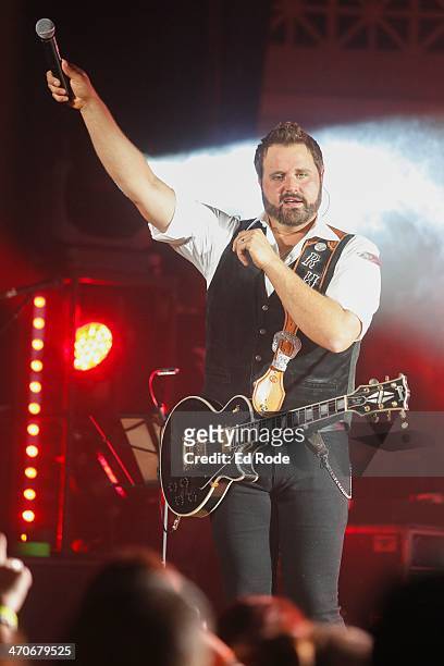 Randy Houser performs at War Memorial Auditorium on February 19, 2014 in Nashville, Tennessee.