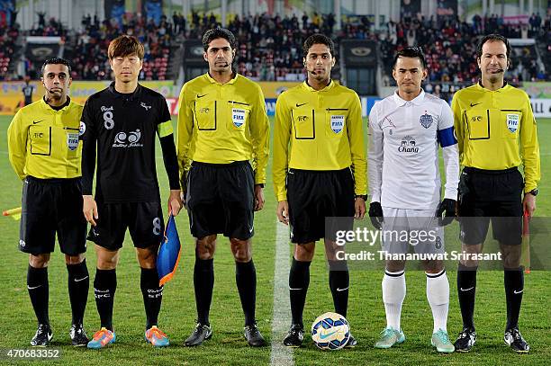 Kim Do-Heon of Seongnam FC and Suchao Nutnum of Buriram United poses during the Asian Champions League match between Seongnam FC and Buriram United...