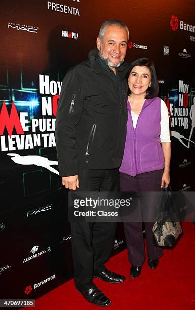 Mago Frank attends the red carpet of 'Hoy no me puedo levantar' at Almada Theater on February 18, 2014 in Mexico City, Mexico.