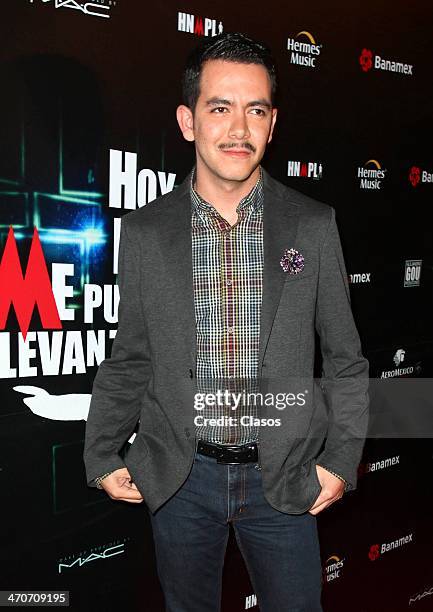 Manolo Caro attends the red carpet of "Hoy no me puedo levantar" at Almada Theater on February 18, 2014 in Mexico City, Mexico.