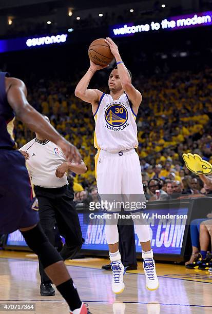 Stephen Curry of the Golden State Warriors shoots against the New Orleans Pelicans in the first quarter during the first round of the 2015 NBA...