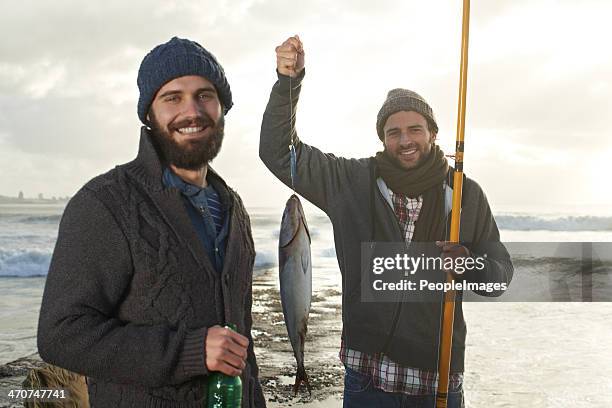 , unhandliche lächeln, wenn man nicht alles haben können - portrait fisherman stock-fotos und bilder