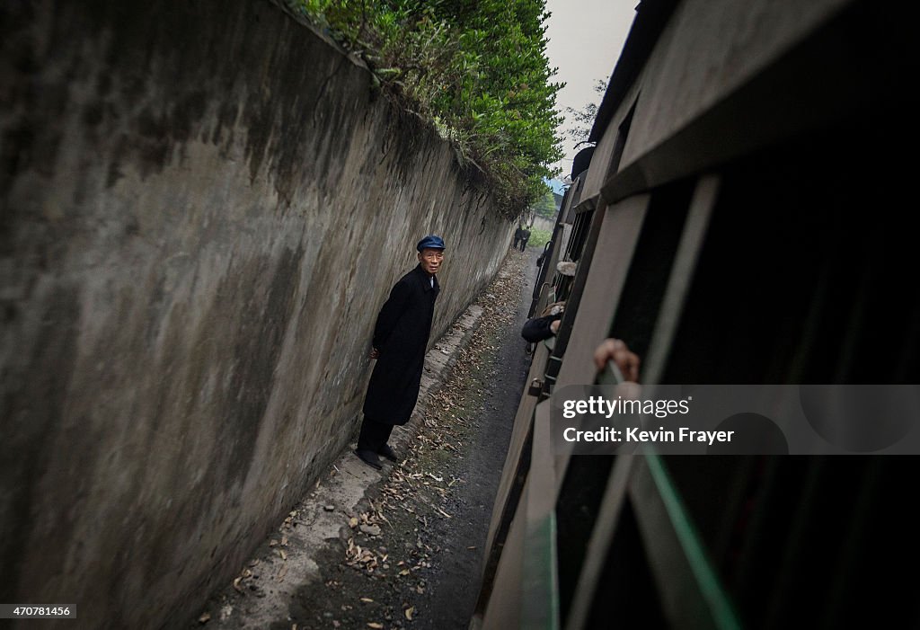 Steam Train Provides Link Between China's Past And Present